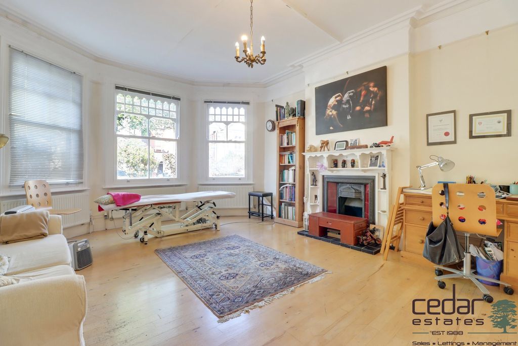 Property photo 3 of 19