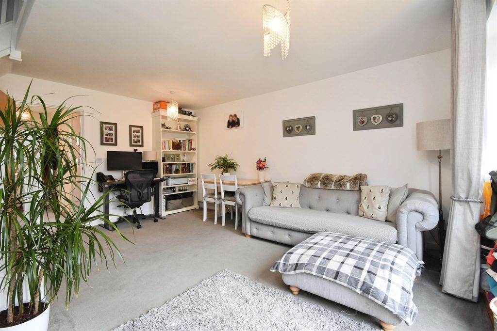 Property photo 3 of 13