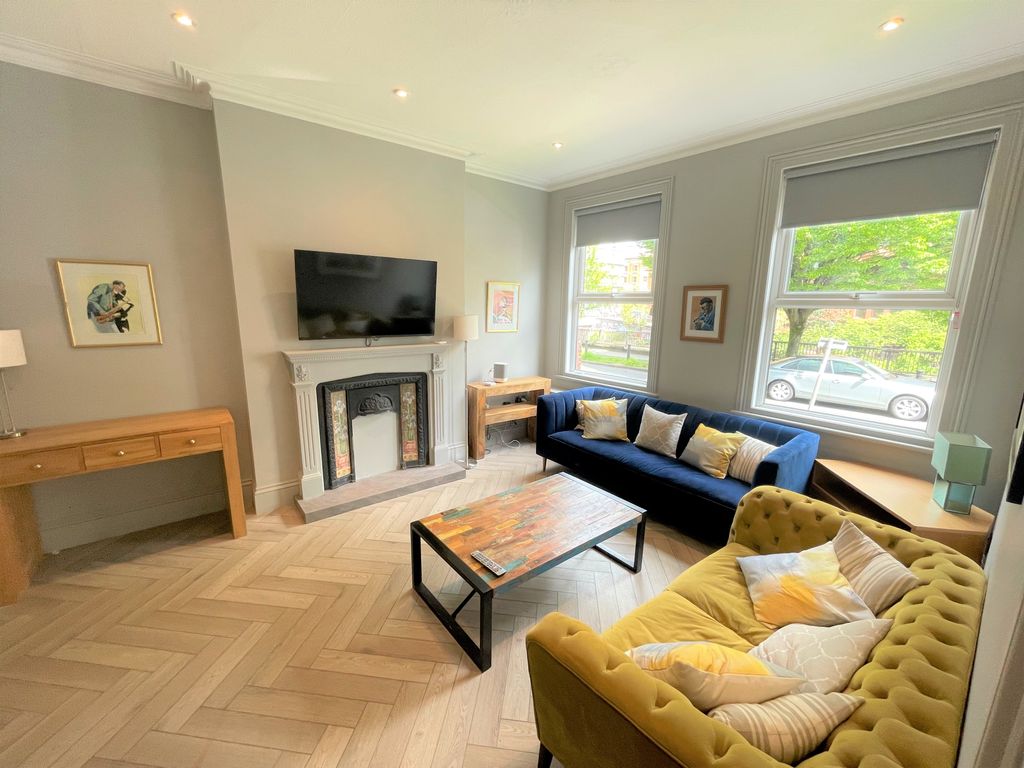 Property photo 3 of 11