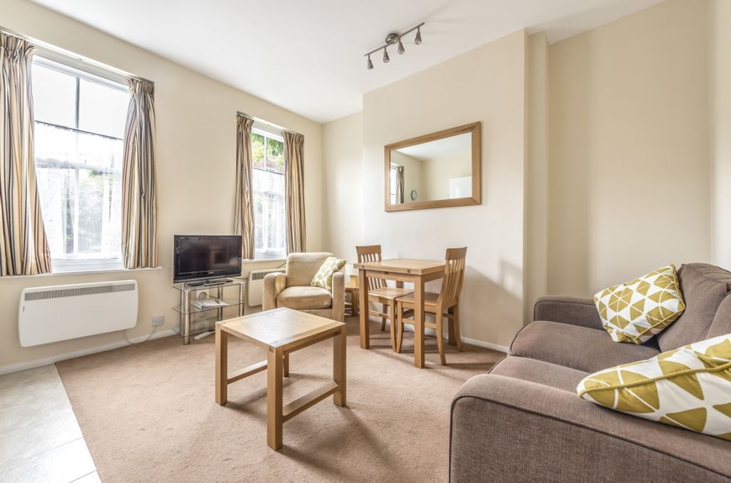 Property photo 2 of 9 611686 (5)