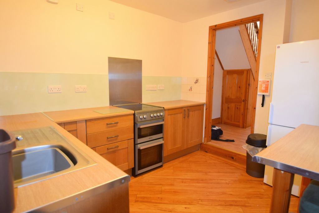 Property photo 3 of 9 Photo 5