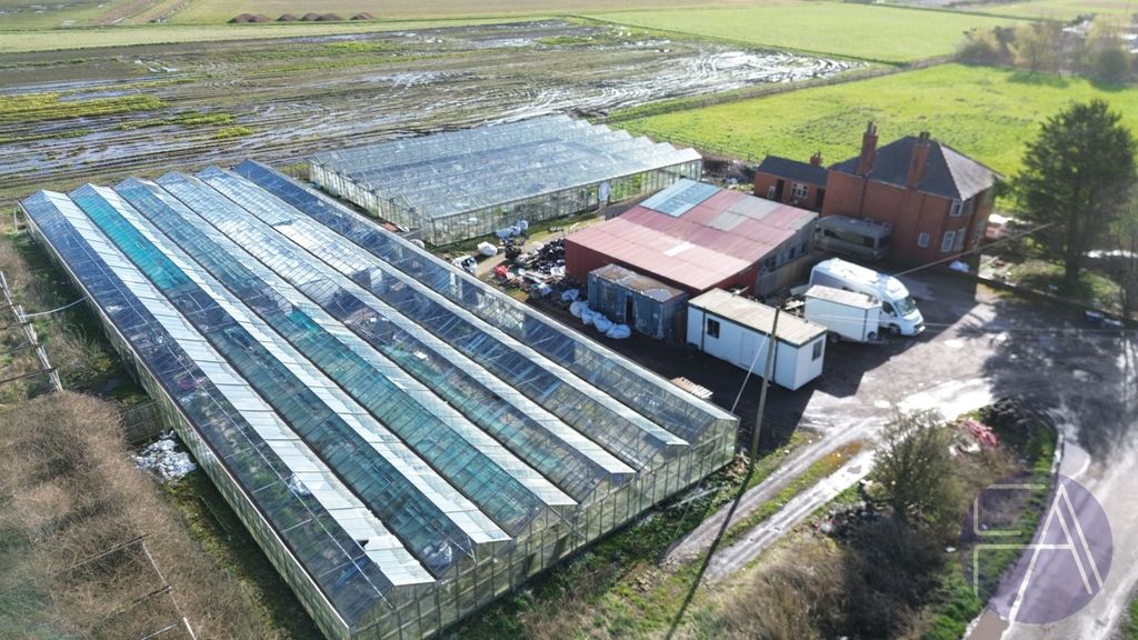 Property photo 3 of 43 4986402