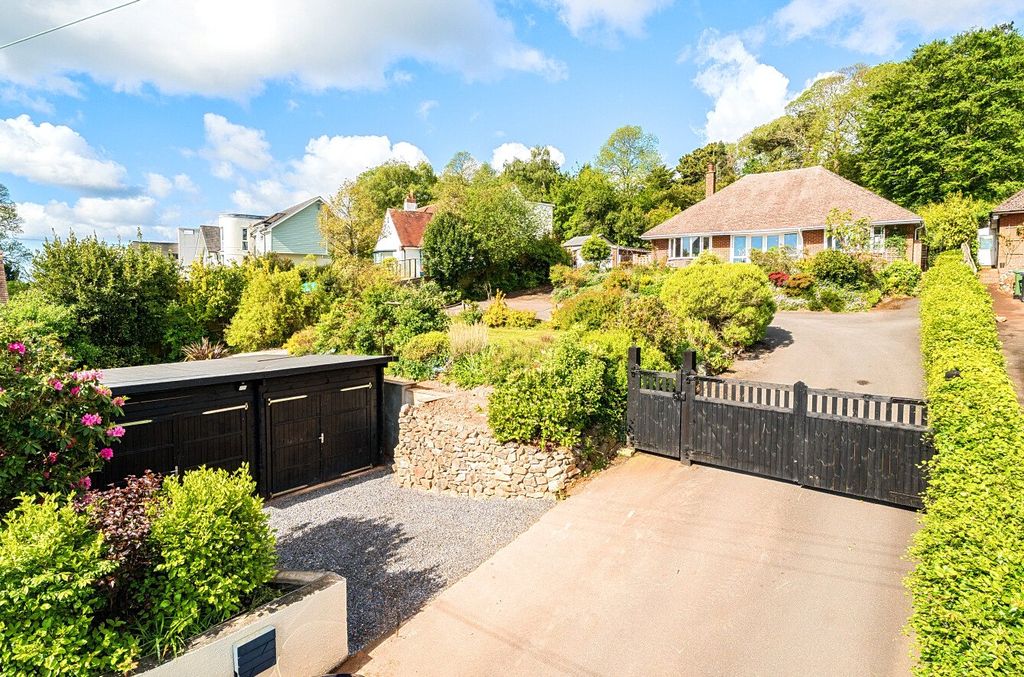 Property photo 1 of 13 House Drive & Garage