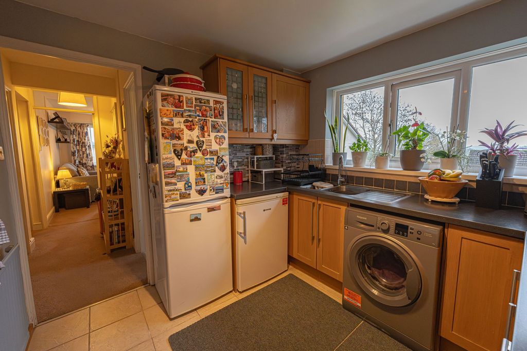 Property photo 2 of 21