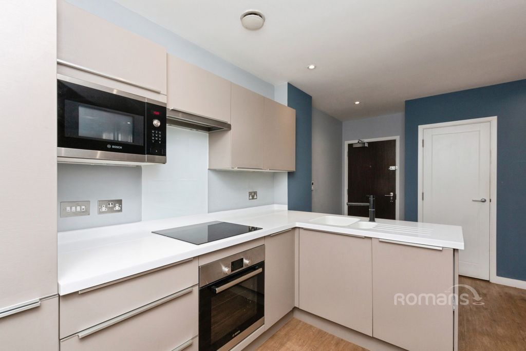 Property photo 2 of 8 Pbox-Img.Jpg