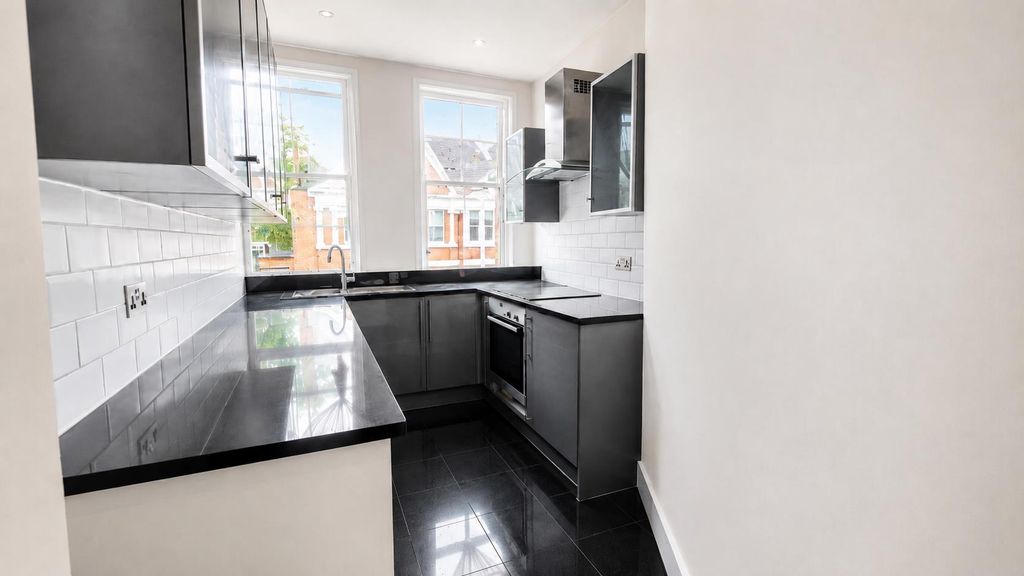 Property photo 3 of 10 New Kitchen Photo Chat Gpt.Png