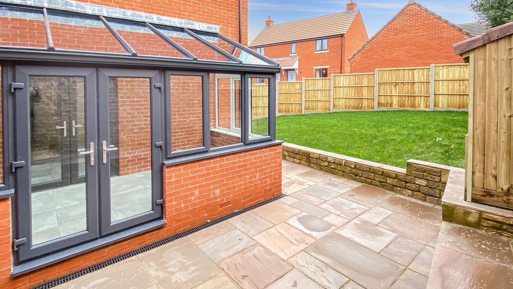 Property photo 3 of 15 Garden