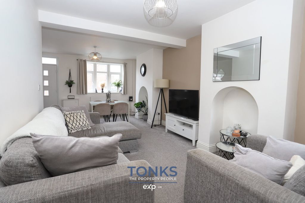 Property photo 2 of 20