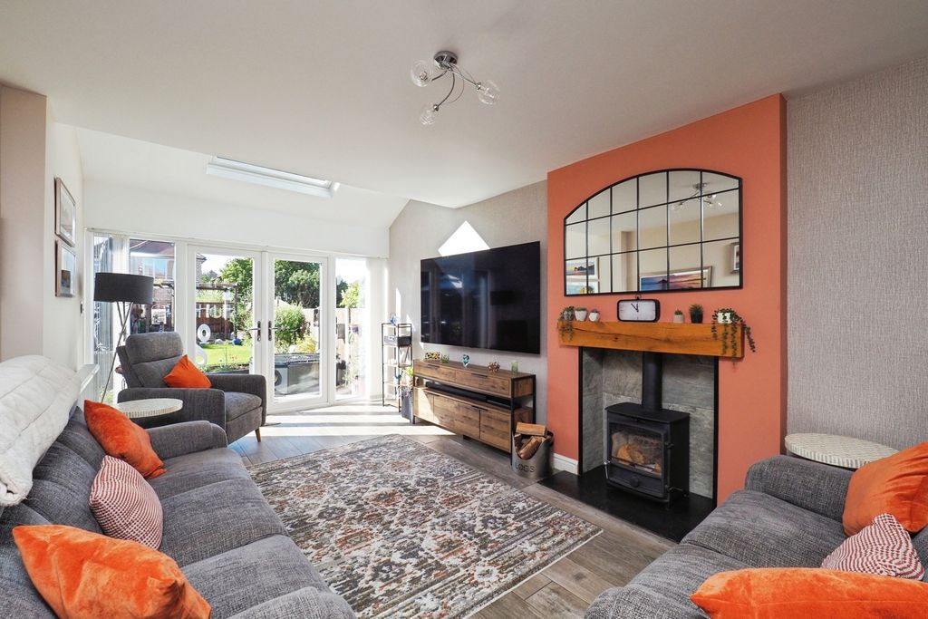 Property photo 2 of 19 Pbox-Img.Jpg