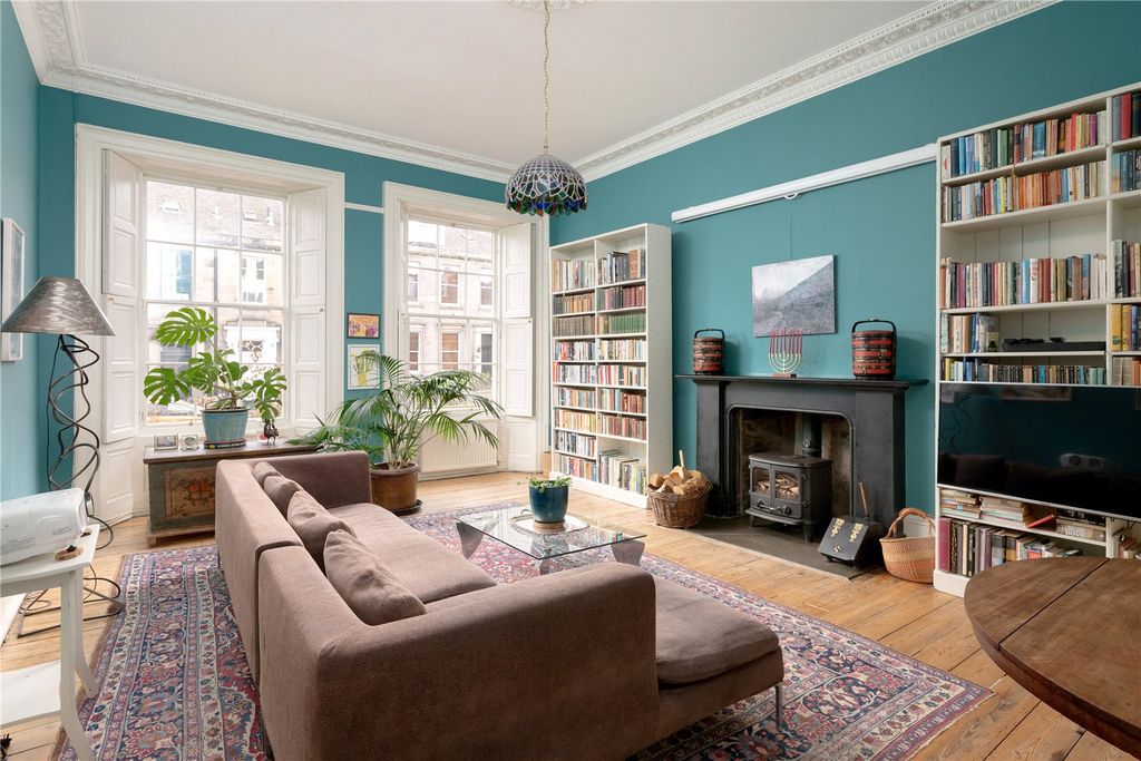 Property photo 3 of 26 Sitting Room