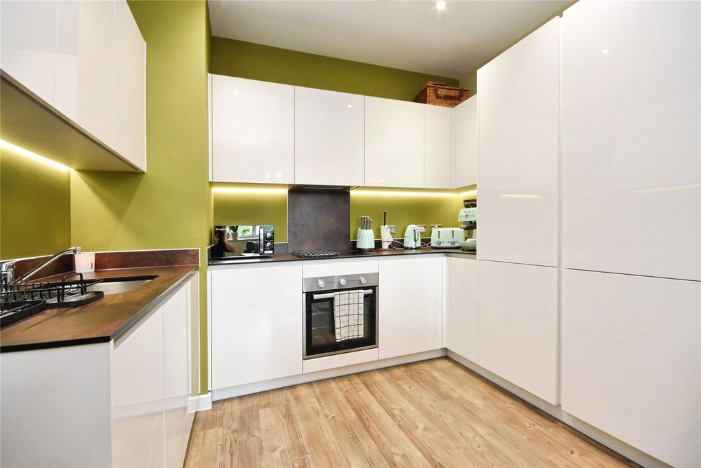 Property photo 2 of 19 Internal