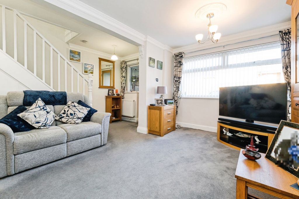 Property photo 3 of 35 Pbox-Img.Jpg