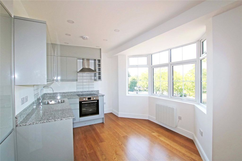 Property photo 2 of 17 Picture No. 25