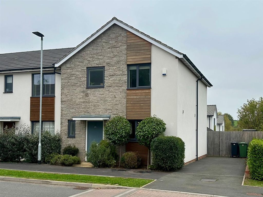 Property photo 1 of 19 Outside