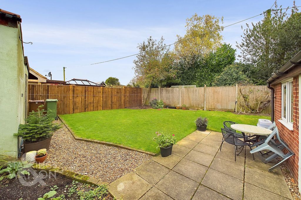 Property photo 2 of 21