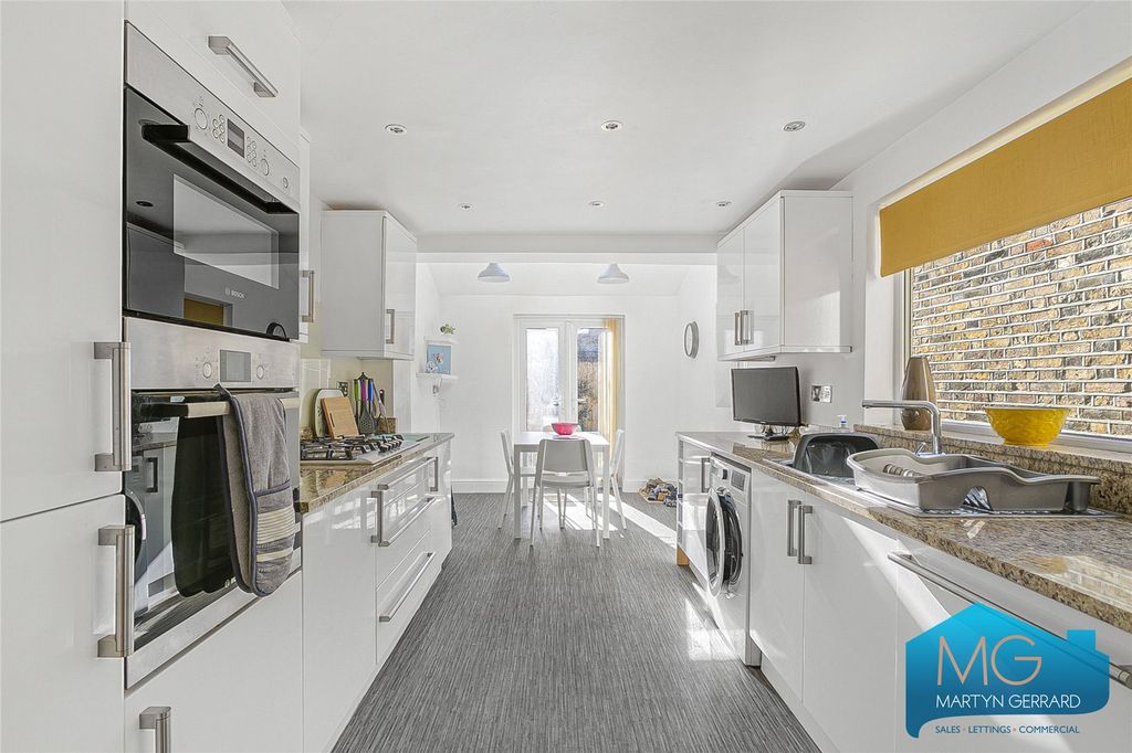 Property photo 3 of 17 Picture No. 20