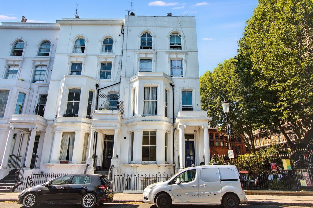 Property photo 1 of 6 33B Powis Square, Notting Hill, London W11 2Ay