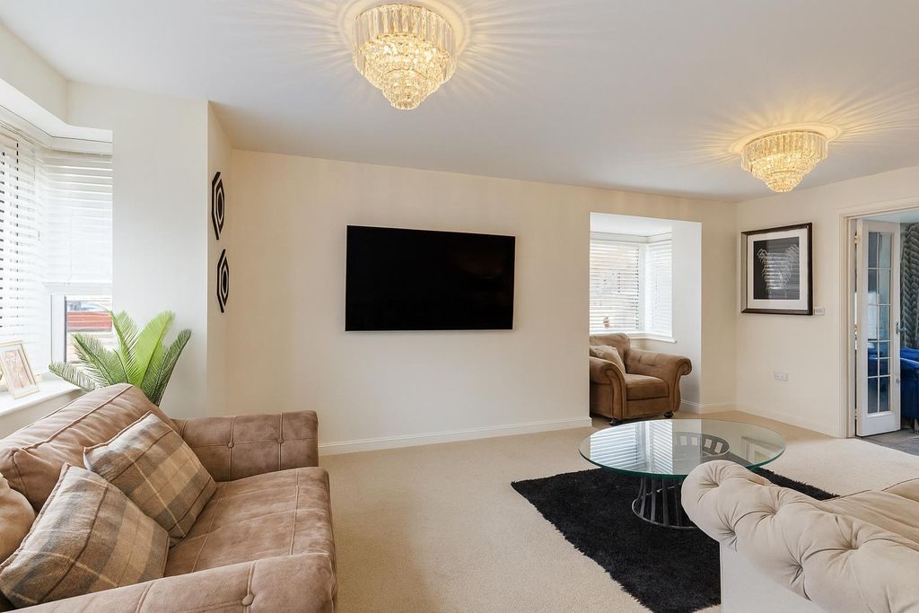 Property photo 3 of 19