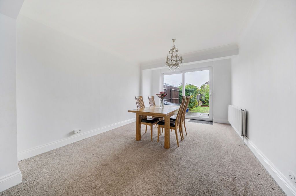 Property photo 3 of 14 Dining Room