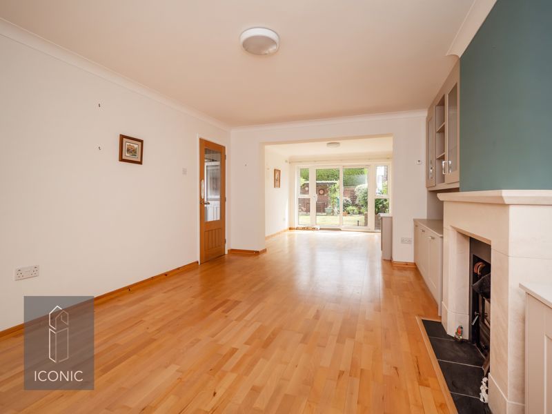 Property photo 2 of 17 Photo 4