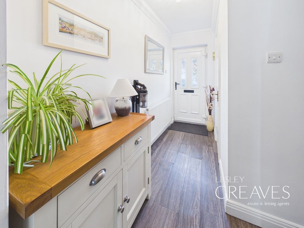 Property photo 2 of 18 Hallway