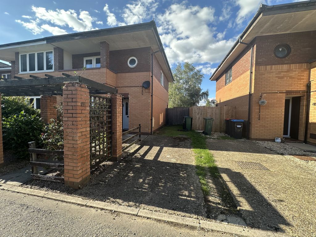 Property photo 1 of 2