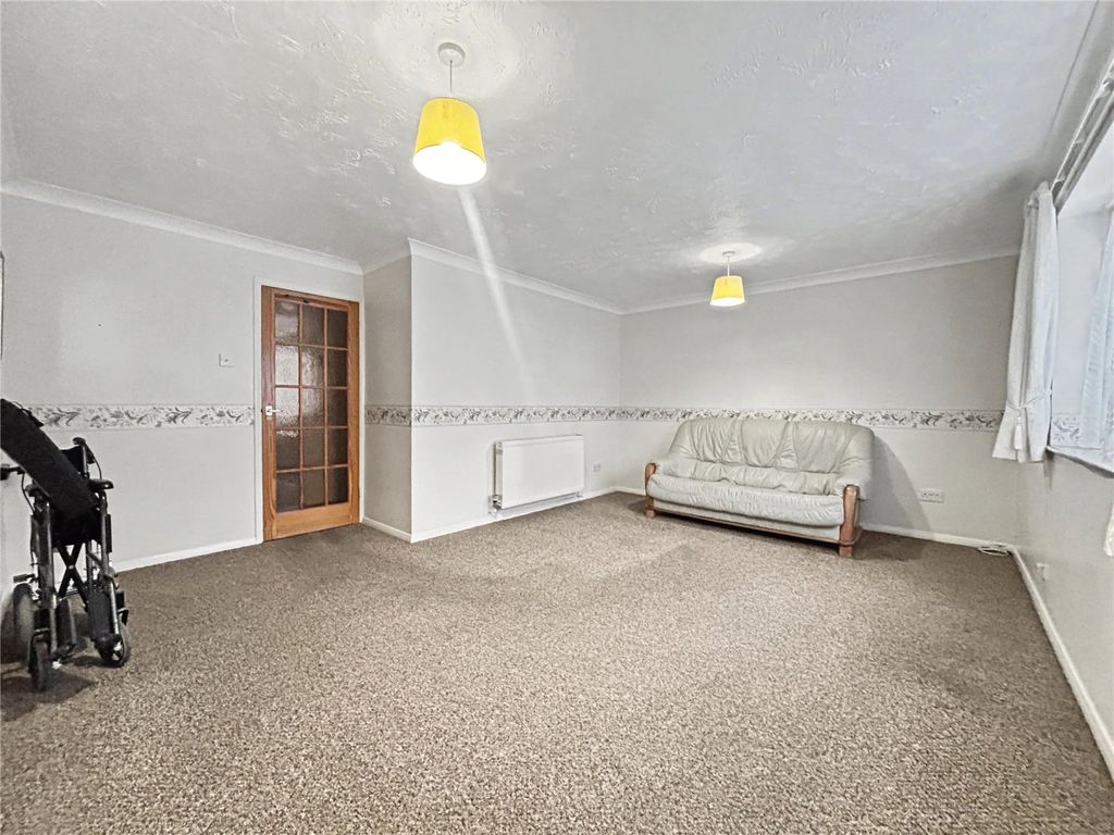 Property photo 2 of 11 Picture No. 12