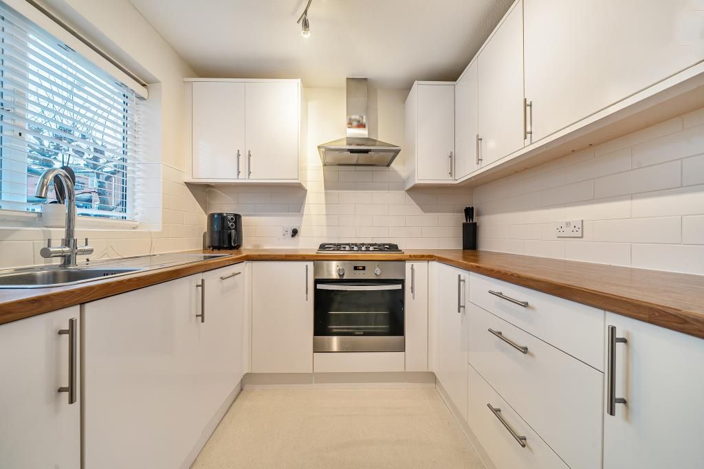 Property photo 3 of 22 Kitchen