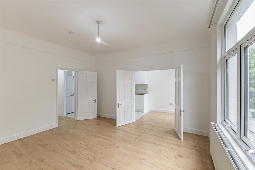 Property photo 1 of 19 110703_149A St John S Hill-6.Jpg