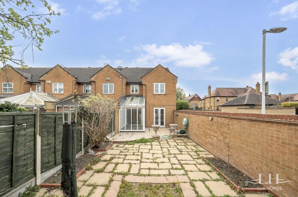 Property photo 1 of 19