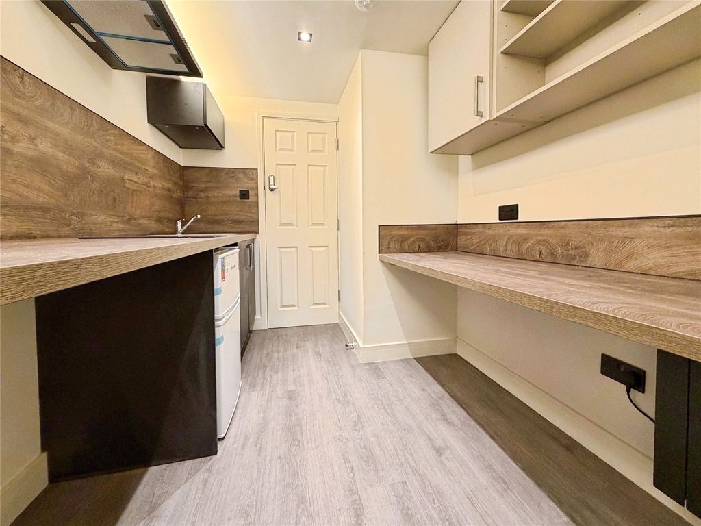 Property photo 2 of 7 Picture No. 10