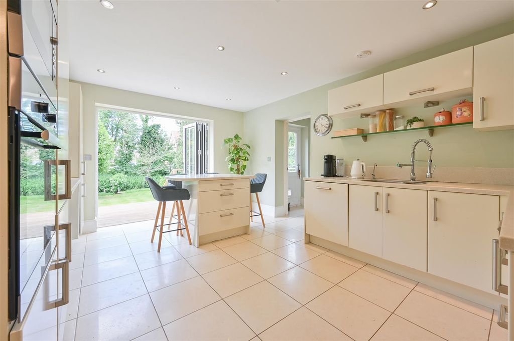 Property photo 3 of 17 15 Meads Lane-4.Jpg