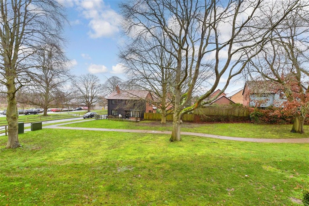 Property photo 1 of 11 Views To Front