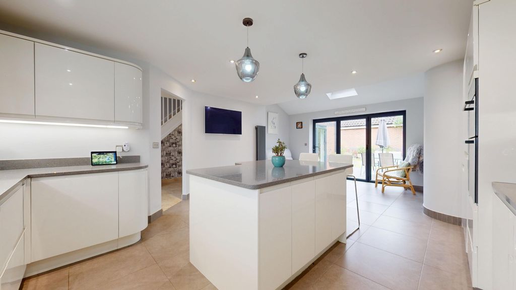 Property photo 2 of 30 4360713