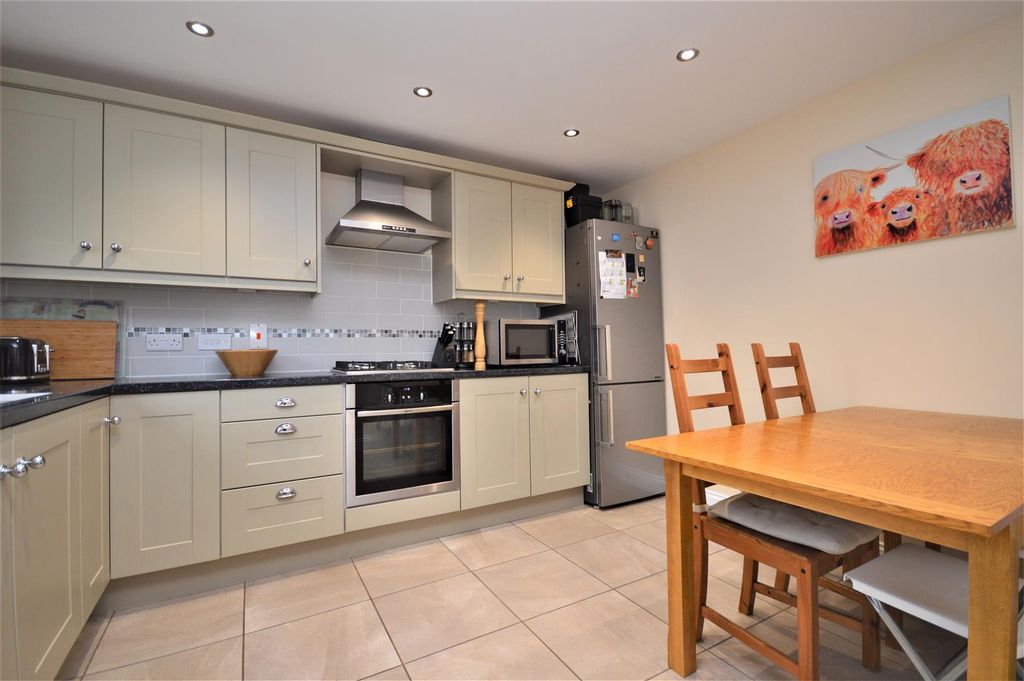 Property photo 3 of 12 2 Kitchen Englands Field.Jpg