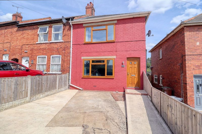 Property photo 1 of 18 Frontal