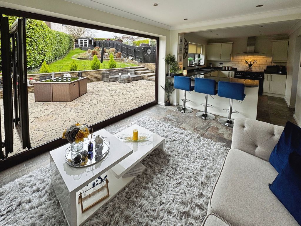 Property photo 2 of 26