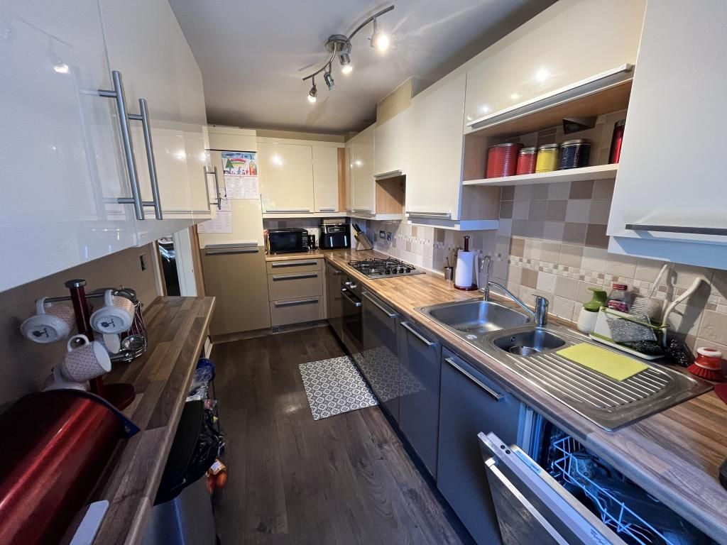 Property photo 3 of 27 Kitchen