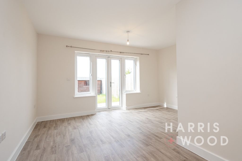Property photo 3 of 17 4115215
