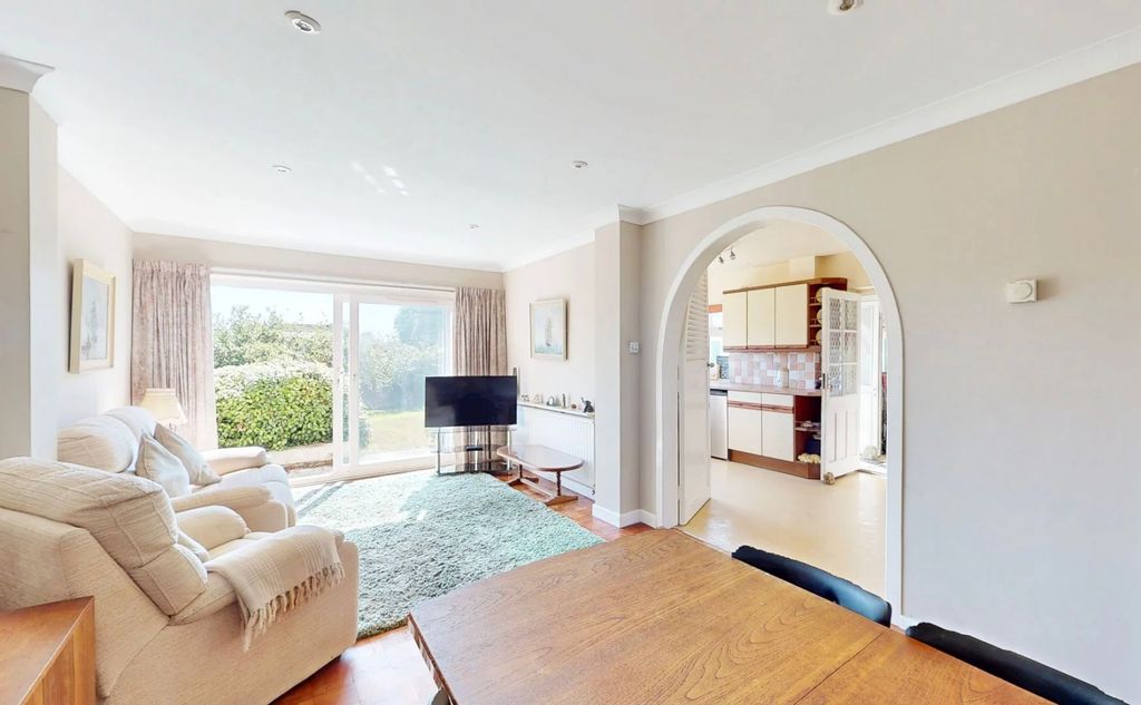 Property photo 2 of 37 Gallery