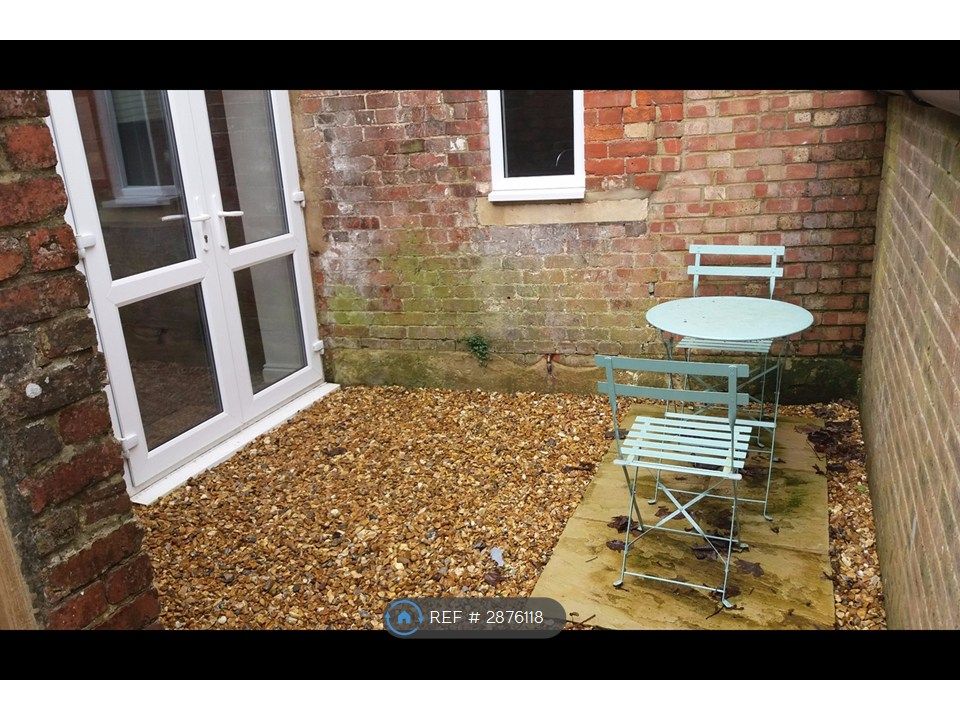Property photo 1 of 6 Courtyard Garden