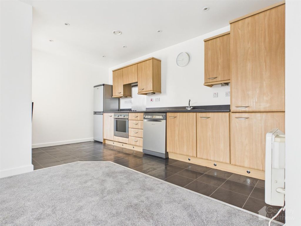 Property photo 3 of 9