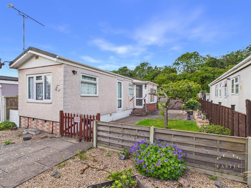 Property photo 1 of 17 Outside