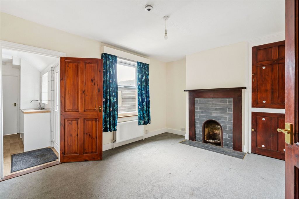 Property photo 3 of 9 Dining Room