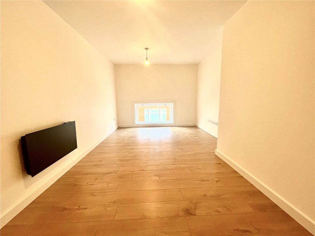 Property photo 3 of 6 Picture No. 16