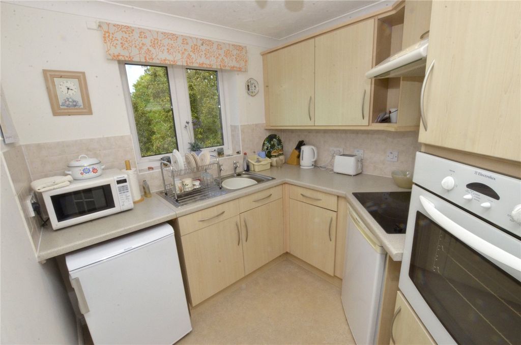 Property photo 3 of 13 Kitchen