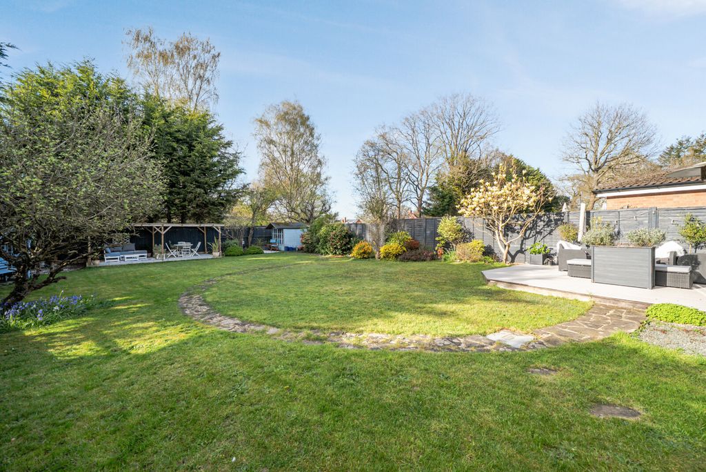 Property photo 3 of 10 Garden