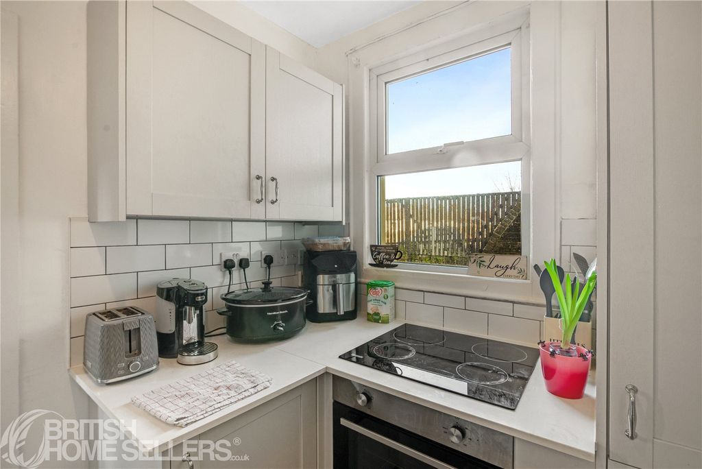 Property photo 2 of 14 Picture No. 40