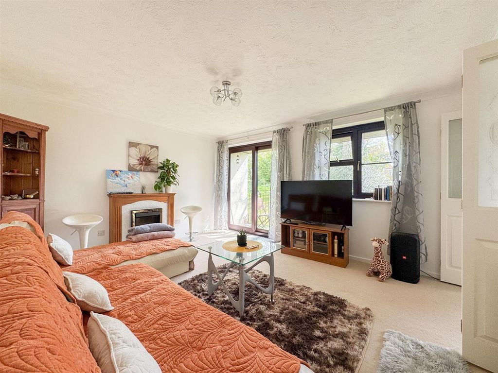 Property photo 2 of 13