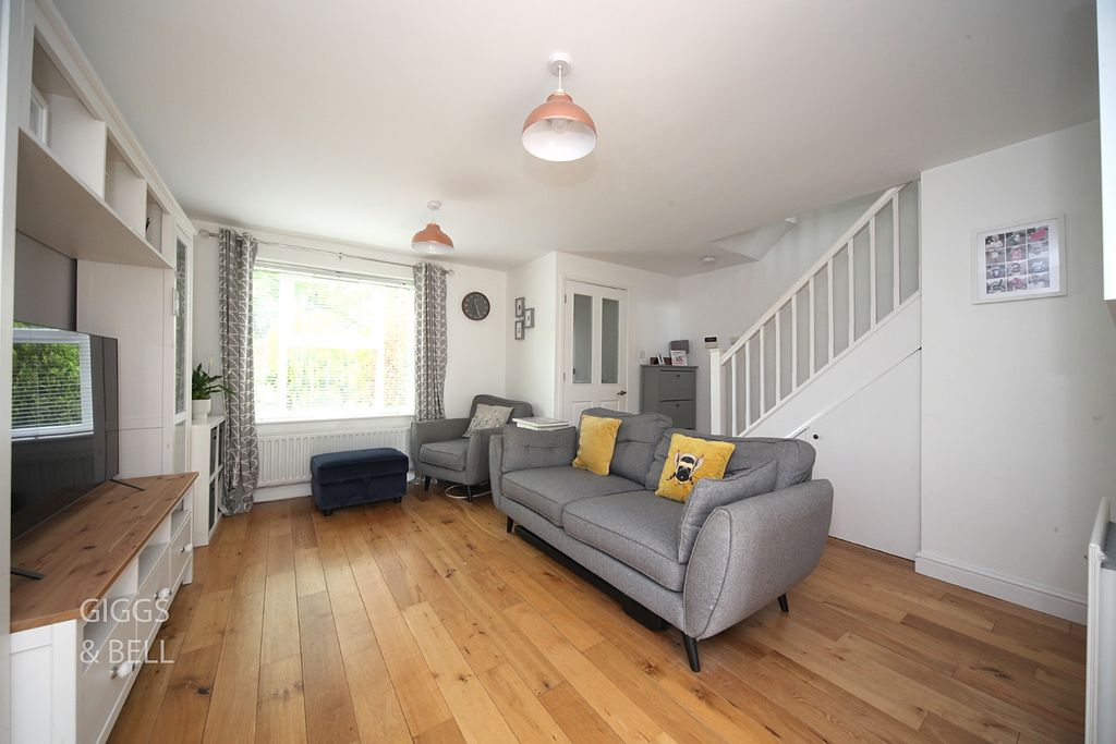 Property photo 3 of 21 5122443